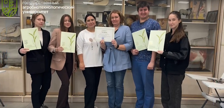 Поздравляем выпускников курса «Ветеринарная ультразвуковая диагностика мелких домашних животных. Базовый уровень» с блестящим финалом учебы и торжественным получением удостоверений о повышении квалификации государственного образца и сертификатов!