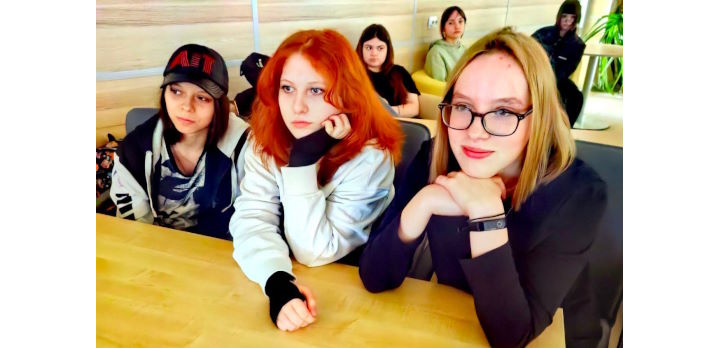 Сегодня в нашем колледже прошёл показ  патриотических видеороликов из цикла «ДНК России» для первокурсников!