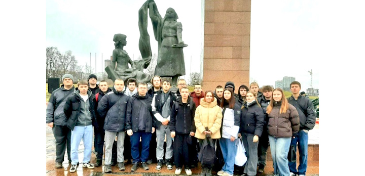 Имя твоё неизвестно, подвиг твой бессмертен!