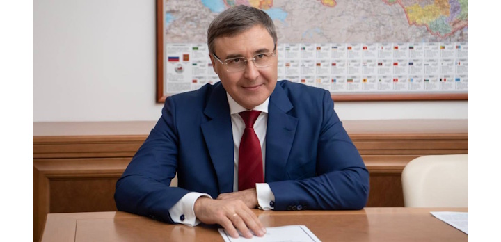 Глава Минобрнауки России Валерий Фальков поздравил с Международным женским днëм!