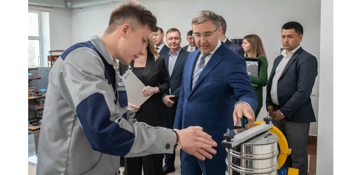 Дмитрий Чернышенко и Валерий Фальков поздравили аспирантов с профессиональным праздником!